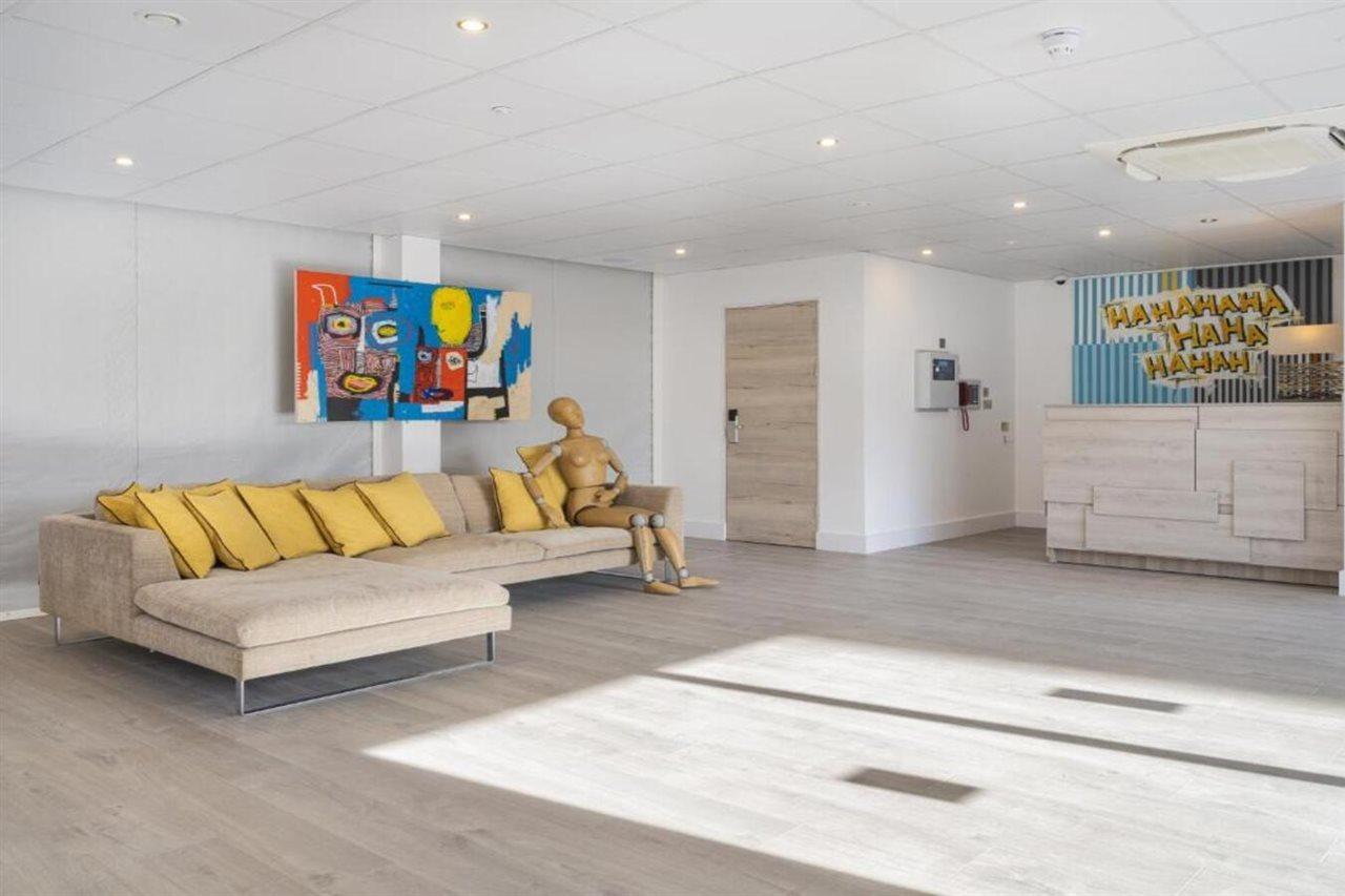Q Square By Supercity Aparthotels Brighton Exteriör bild