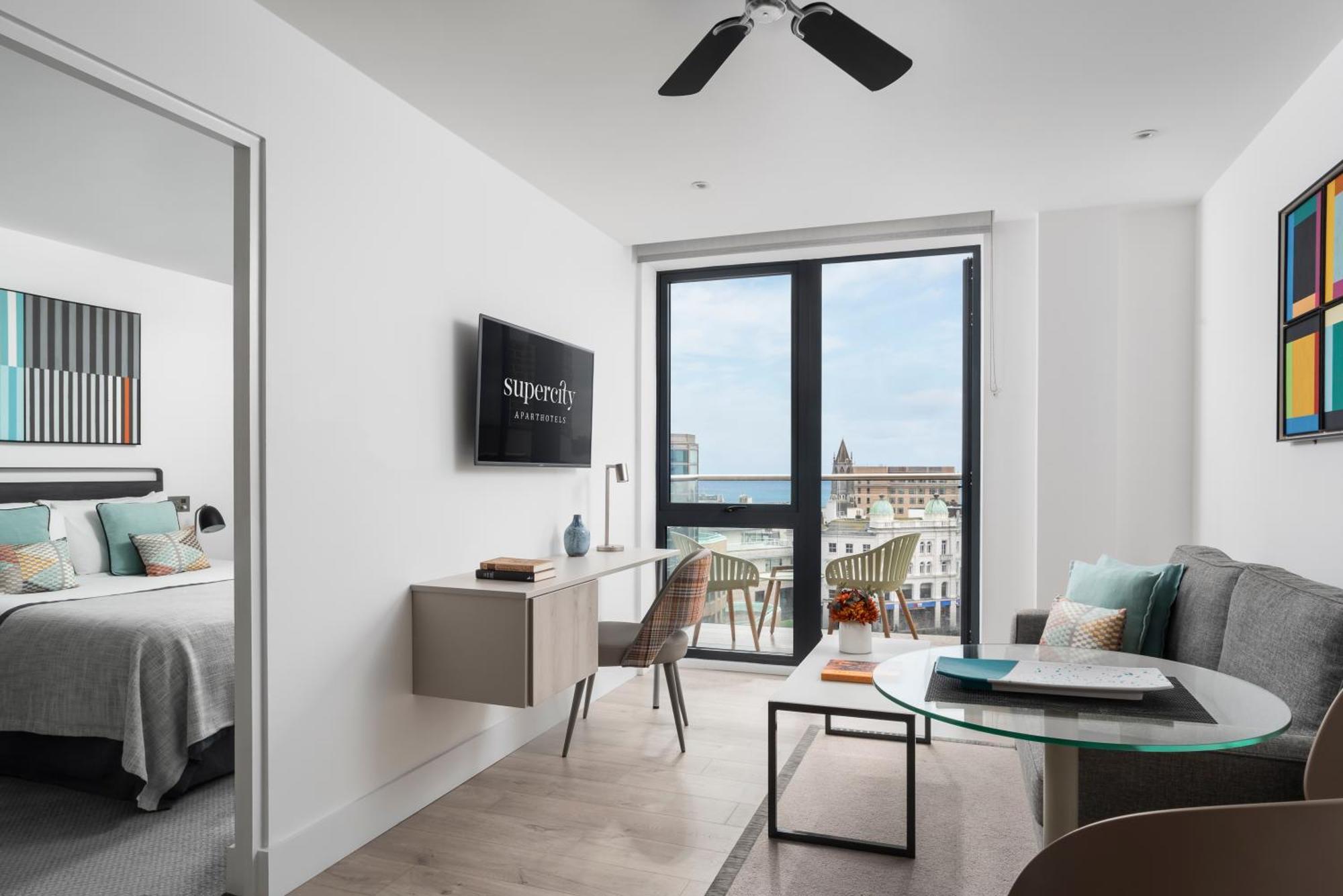 Q Square By Supercity Aparthotels Brighton Exteriör bild