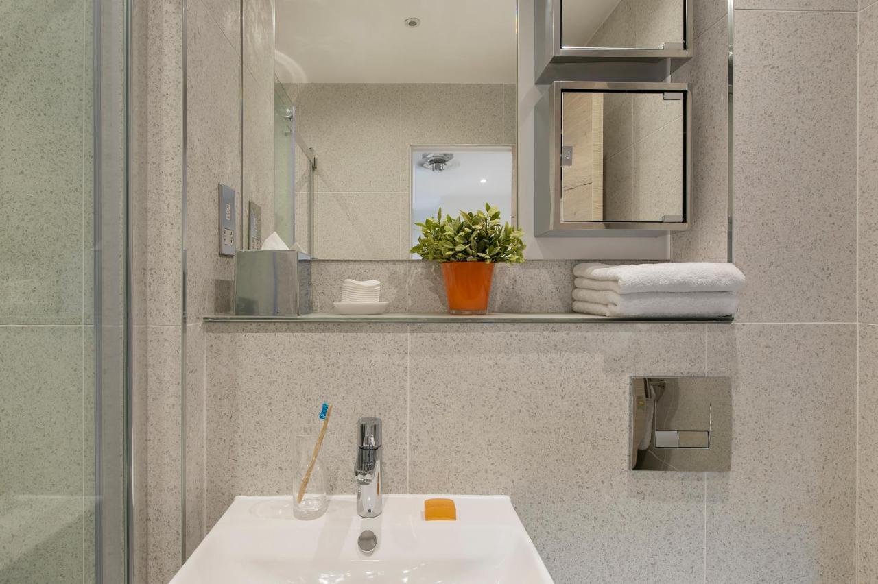 Q Square By Supercity Aparthotels Brighton Exteriör bild