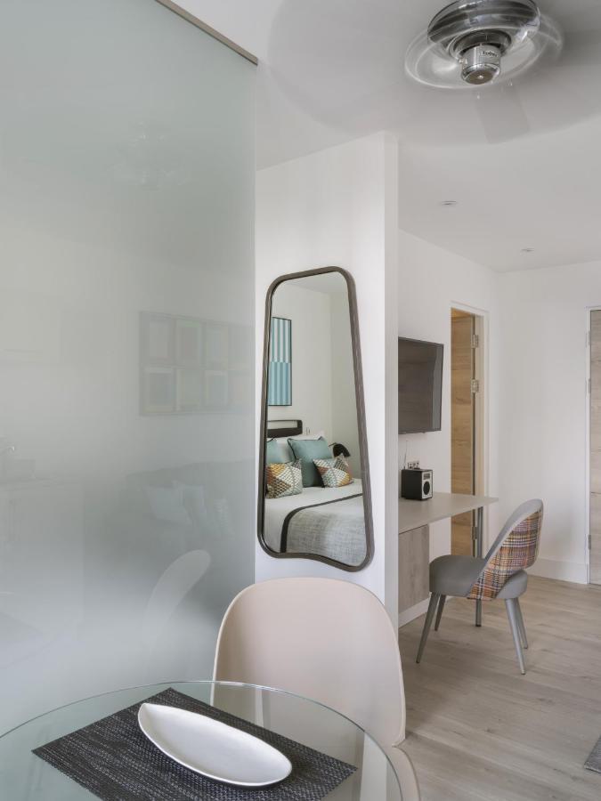 Q Square By Supercity Aparthotels Brighton Exteriör bild